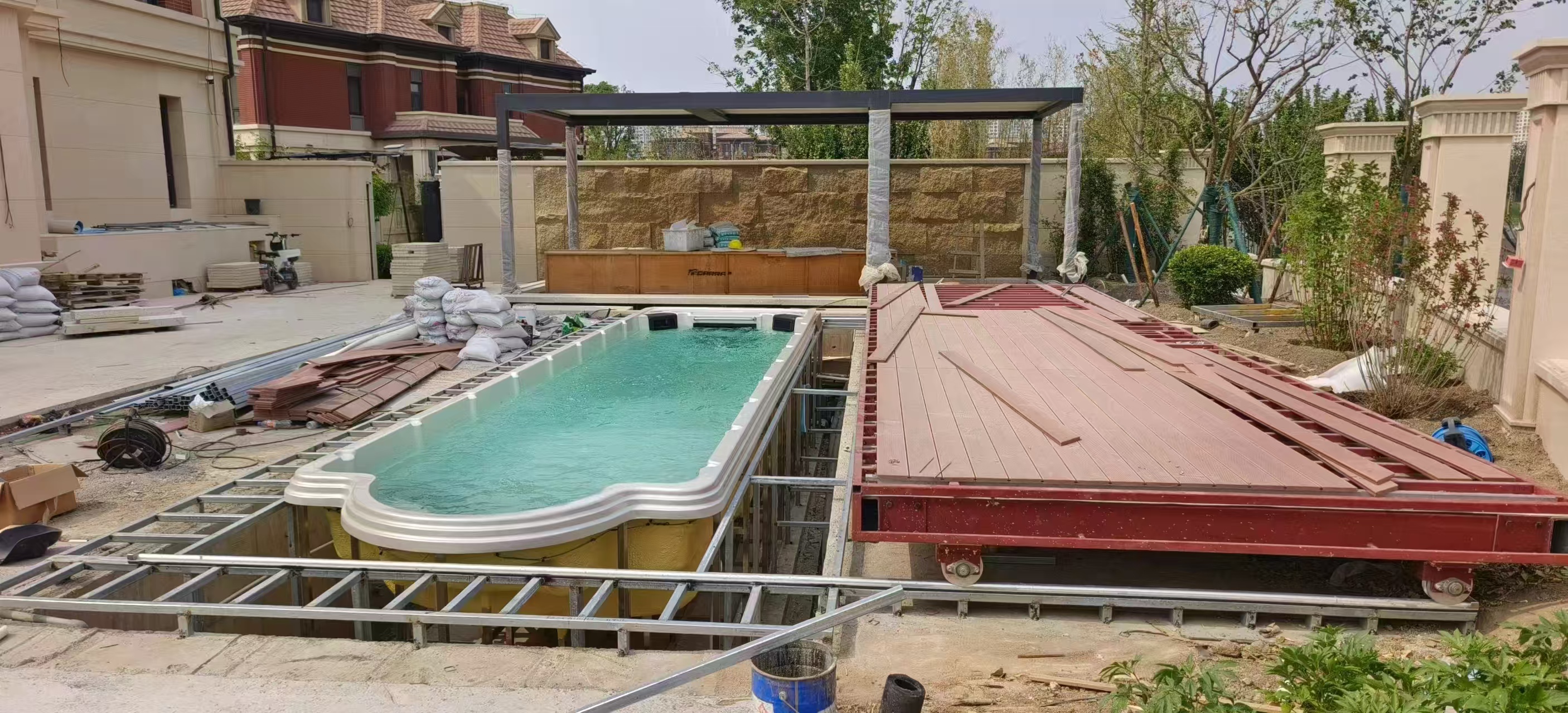 Swimming pool villa installation site